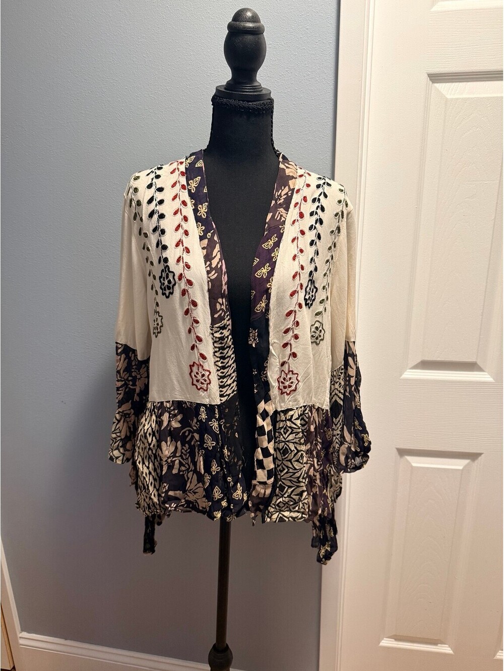 YOUNG THREADS Pearl Embroidered Patchwork Boho Kimono Top NWT Medium